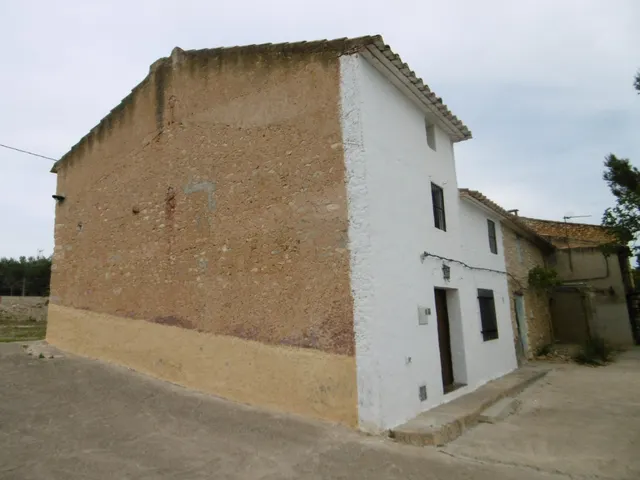 MASIA RÚSTICA PARA ENTRAR A VIVIR CERCA DE VALL D'ALBA — 41