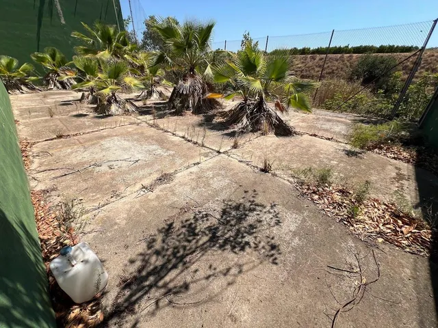 Terreno urbano en Torrent con edificación y frontenis. — 47