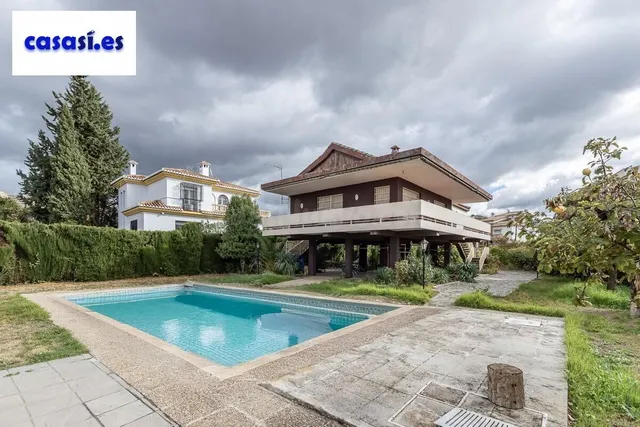 Gran casa con parcela y piscina en Cájar - foto 3