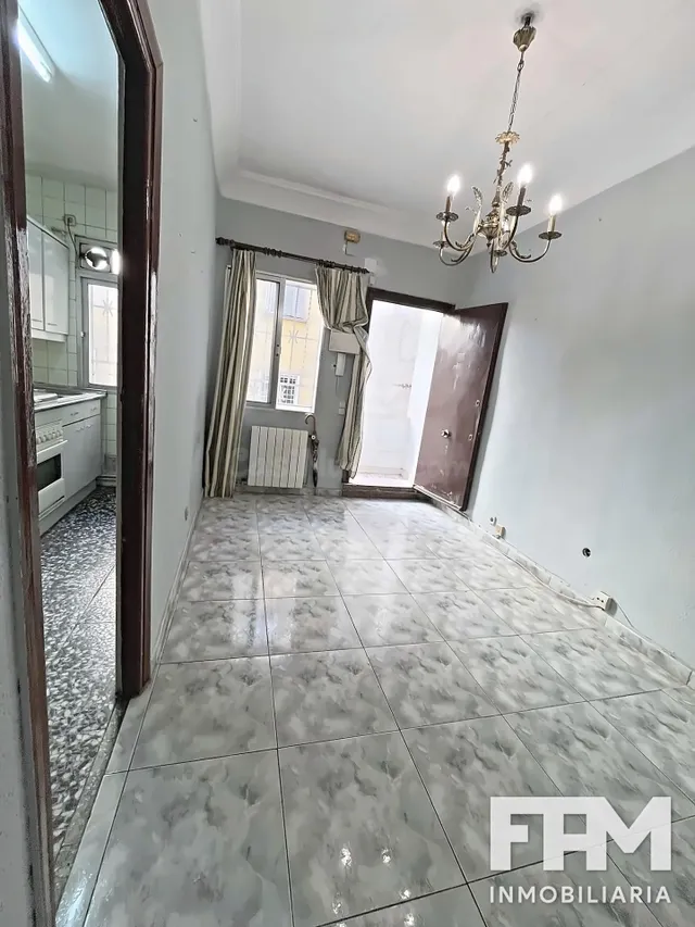 Piso Interior en Venta cerca de Calle Pablo Iglesias - foto 3