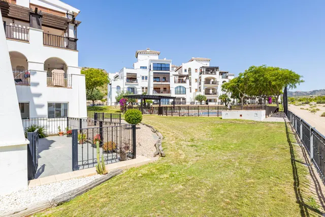 Piso en venta con vistas al golf  en Valle Golf Resort. — 30