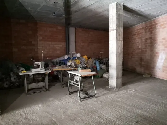 VENTA LOCAL COMERCIAL EN POBLE SEC 134M2!! - foto 4