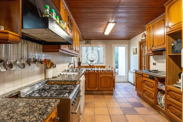 Casa independiente con piscina y jardín en Vallpineda — 13