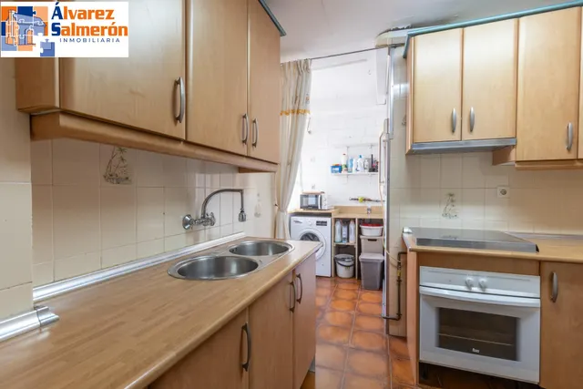 Piso de 3 dormitorios en calle milán, zaidín | muy luminoso y con gran potencial — 20