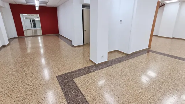 Local comercial de 482 m2 en alquiler junto al mercado de ruzafa – ideal para supermercado — 11