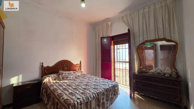 CASA DE 6 DORMITORIOS CON 2 habitaciones EN PLANTA BAJA Y PATIO | VILLAMARTÍN — 24