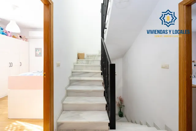 MARAVILLOSA CASA  A POCOS MINUTOS DEL CENTRO DE LA ZUBIA — 36