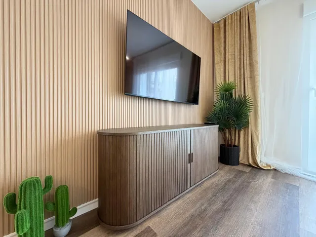 Apartamento totalmente reformado con vistas al mar y a 100 metros del puerto. con 3 dorm. 2 baños. superficie de 100 m2. — 31