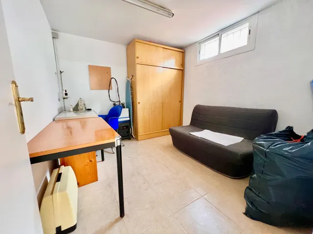 Casa o chalet independiente en venta en Calle Amadeu Vives — 21