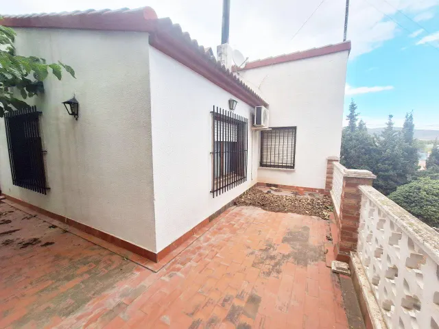 CHALET MUY AMPLIO EN LEDUA — 22