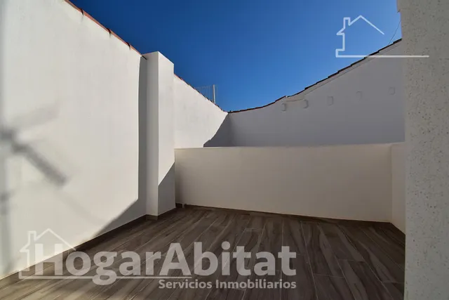 Casa reformada con terraza y garaje en el centro — 29