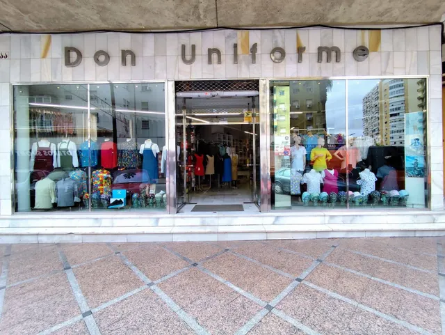 Local comercial en venta en el centro de Torremolinos. — 12