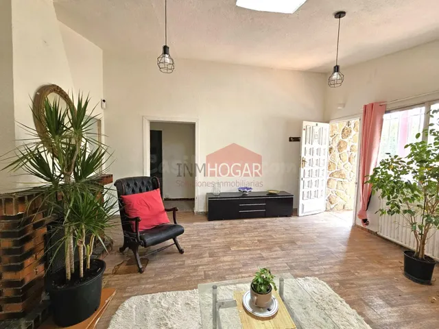🏡 ¡OPORTUNIDAD ÚNICA! AMPLIO CHALET EN LA CAÑADA – URBANIZAC - foto 5