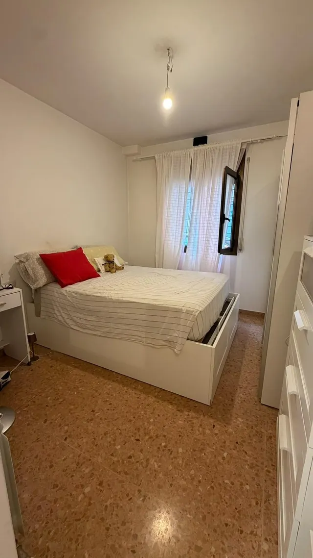 Planta baja de 3 habitaciones en el Eixample, junto a la Rambla de Sabadell — 9