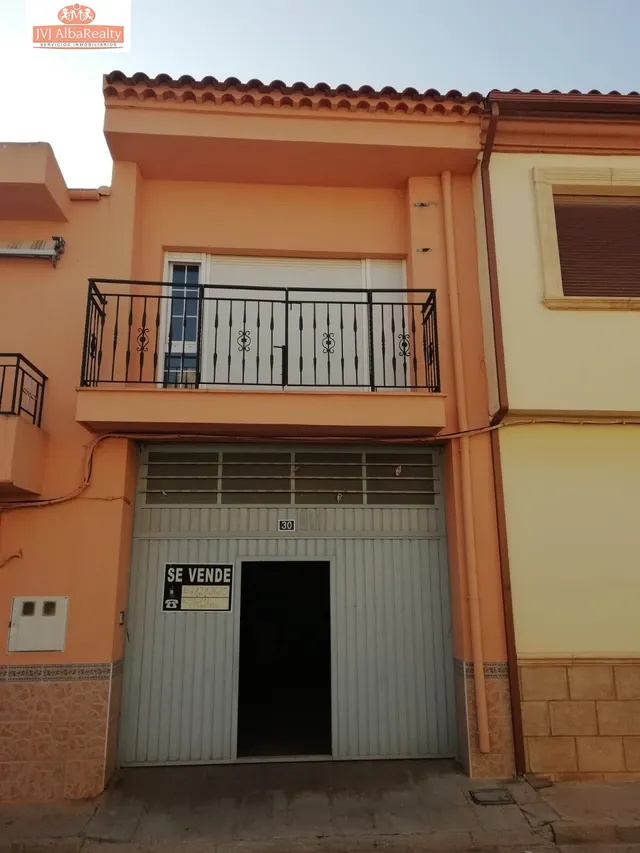 EXTRAORDINARIO LOCAL EN VENTA EN MADRIGUERAS PREPARADO PARA EDIFICAR VIVIENDA — 36