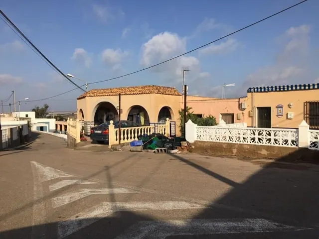 Se vende Casa OKUPADA en Cuevas Del Lino 6 Níjar, (Almería).