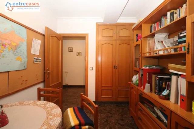 CASA INDEPENDIENTE CON LOCAL — 12