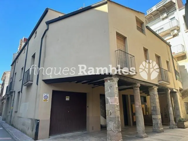 FINCA PER REFORMAR A PLE CENTRE D'IGUALADA