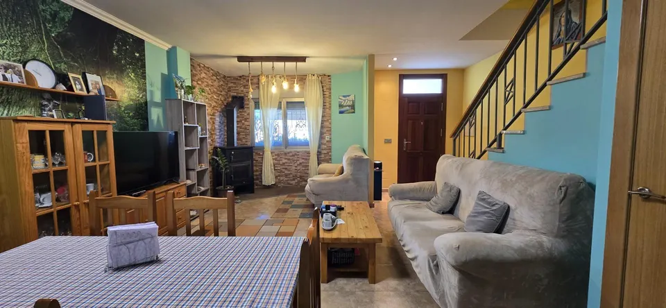 Dúplex de 4 dormitorios, 3 baños, garaje privado y placas solares en el mirador – San Javier