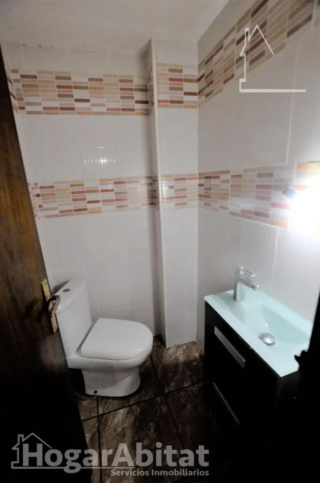 AMPLIO Y EXTERIOR CON BALCÓN Y TRASTERO, EN EL CENTRO — 22