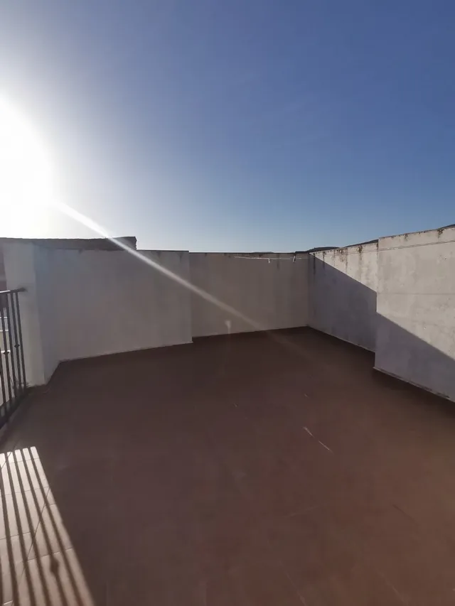 SE VENDE CASA EN PLENO CENTRO DE LOS VILLARES — 50