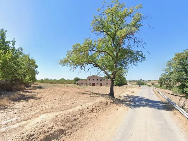 COMPLEJO DE TERRENOS Y EDIFICACIONES EN VENTA O ALQUILER JUN - foto 4