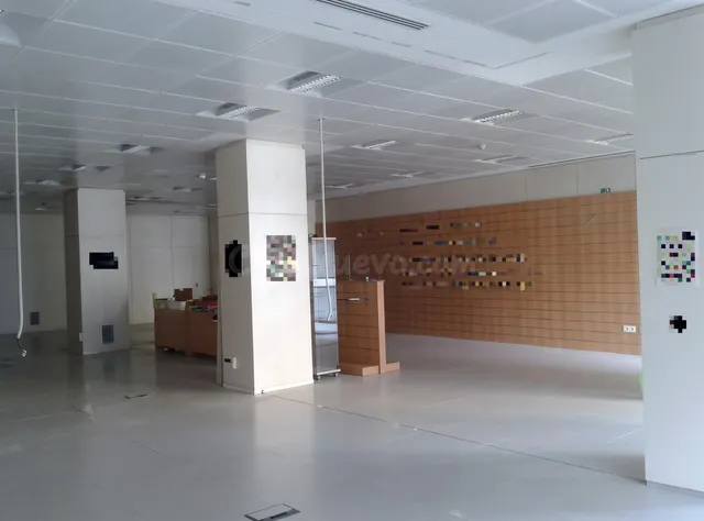 Local comercial 271m² en venta - Tres Forques