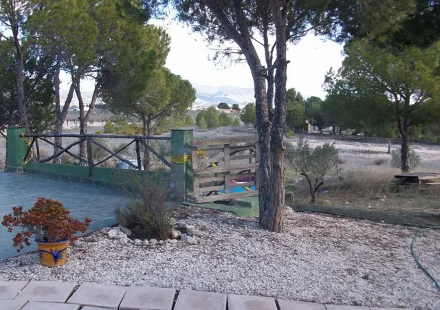 TERRENO CON CASA EN CASTALLA — 19