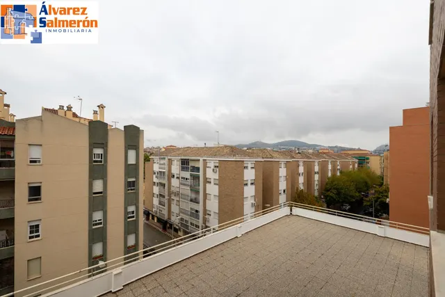 Piso de dos dormitorios en Sanders, en urbanización privada con piscina, pistas de padel, plaza de garaje y trastero — 31