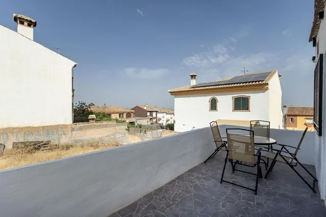 Casa en venta en Monachil (Granada) – Amplia, luminosa y con gran potencial — 25