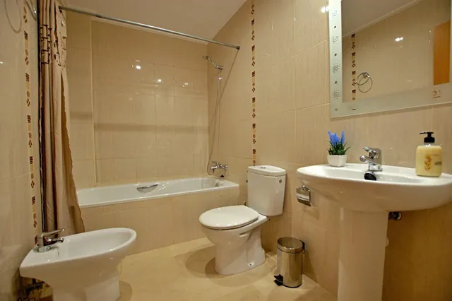 Espacioso apartamento de 3 dormitorios con vistas al mar en Jávea — 28