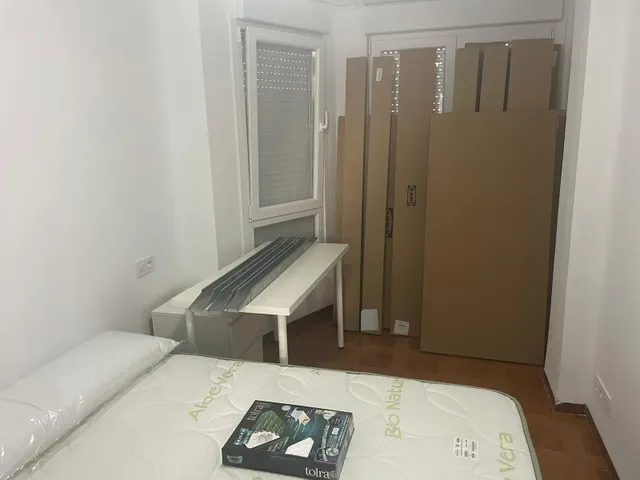 Piso ESTUDIANTES-FUNCIONARIOS ALQUILER habitaciones en Castellón, zona Av.Casalduch, 4 hab. 2 baños, ascensor. — 25