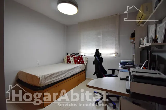PRECIOSO ADOSADO EN URBANIZACIÓN CON PISCINA, GARAJE Y TERRAZA — 32
