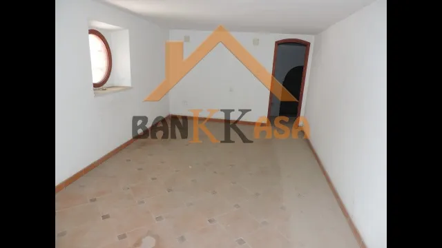 SE VENDE CASA ANTIGUA EN BERJA ZONA MERCADO DE ABASTOS — 12