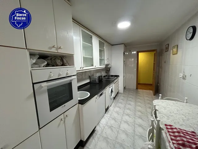 SE ALQUILAN habitaciones EN LA ZONA ALTA DE PONFERRADA - foto 4