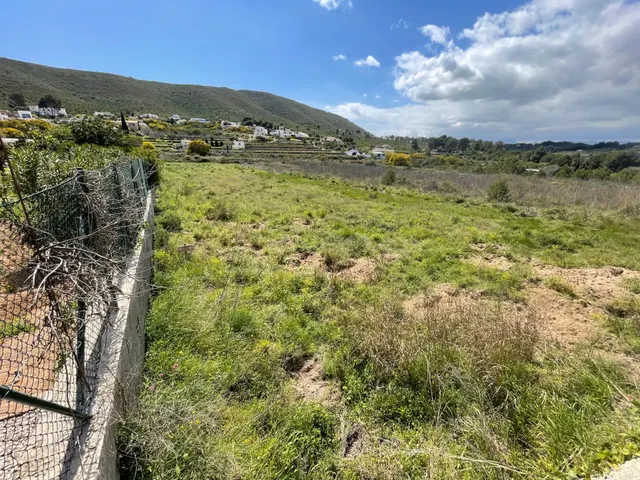 Terreno en Jávea en zona residencial | 2.143 m2 con gran pot - foto 3