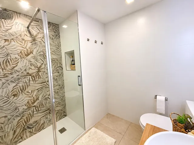 Un refugio mediterráneo reformado en Sa Torre, con terraza y cinco piscinas — 11