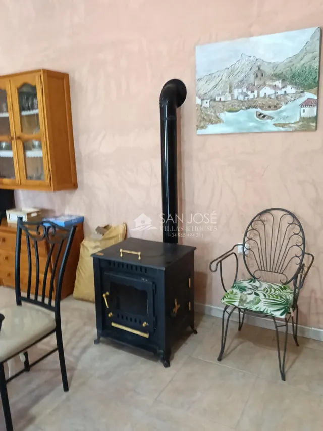 Se vende albergue con placas solares en buen estado cerca de Aspe — 15