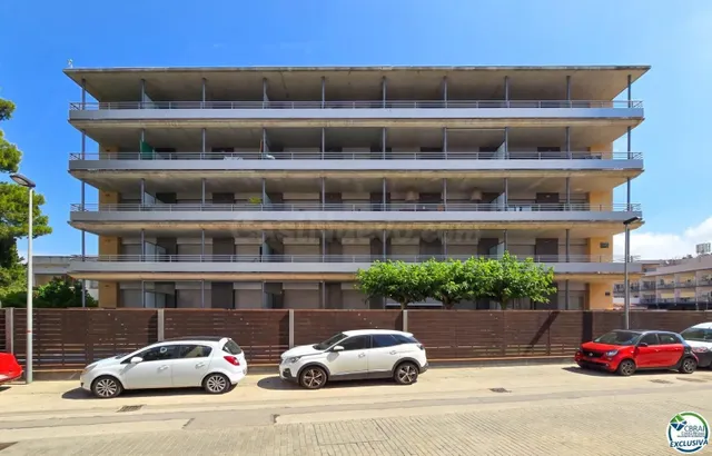 A 150 M DEL MAR CON PISCINA Y PARKING - GRAN OPORTUNIDAD! - foto 2