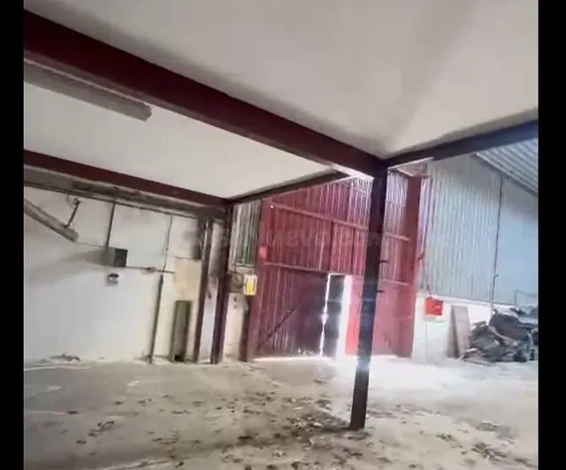 2 Naves contiguas en Pinto