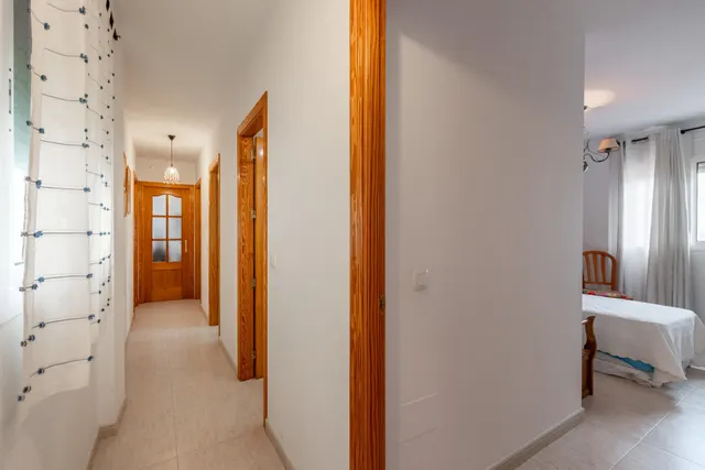 Ático Exclusivo en Roquetas de Mar con Amplia Terraza y Piscina Comunitaria — 17