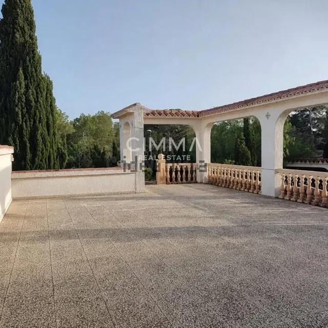 Chalet independiente en venta para reformar - foto 5