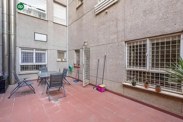 Piso con gran patio en Carretera de la Sierra — 5