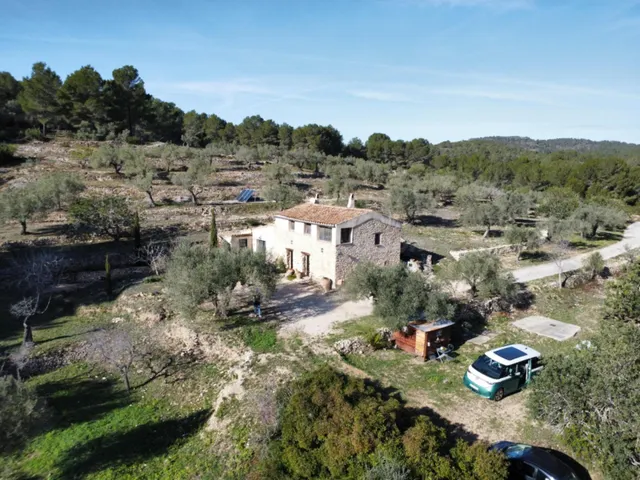 Finca exclusiva con masía restaurada y entorno ecológico - foto 3