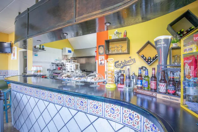 VENTA DE LOCAL MAS TRASPASO CAFETERIA PUERTO DE LA CRUZ — 12