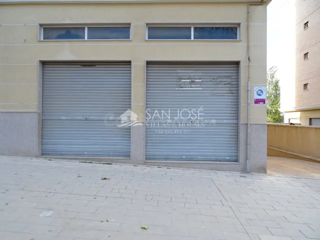 SE VENDE Y ALQUILA LOCAL COMERCIAL PARA REFORMAR CON LAS CON - foto 2