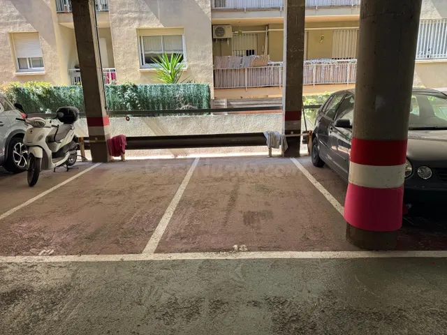 Plaza de parking de coche — 2