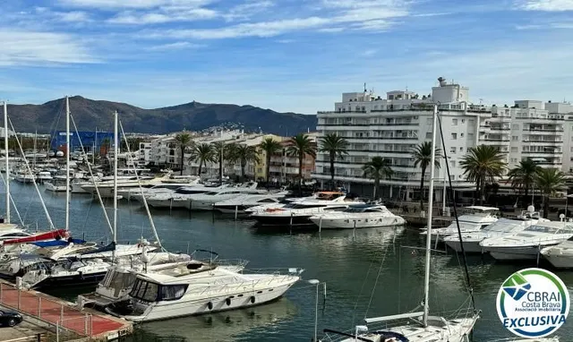 Apartamento totalmente renovado con terraza y espectaculares - foto 5