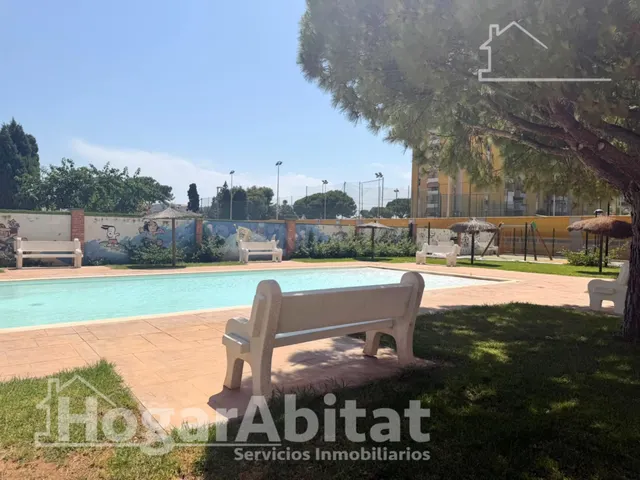 ¡CON TERRAZA Y PISCINA EN RESIDENCIAL CON VISTAS AL MAR! - foto 5