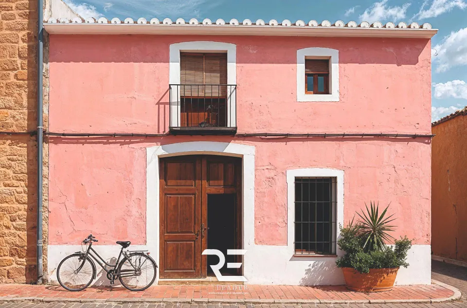 CASA DE PUEBLO PARA RESPETAR SU ESENCIA PROVENZAL EN JESÚS POBRE!!